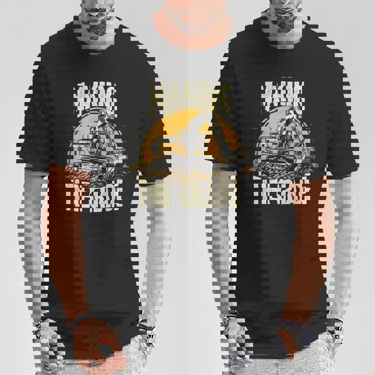 グレードトラックホー掘削機グレーディング請負業者を作る Tシャツ 面白い贈り物