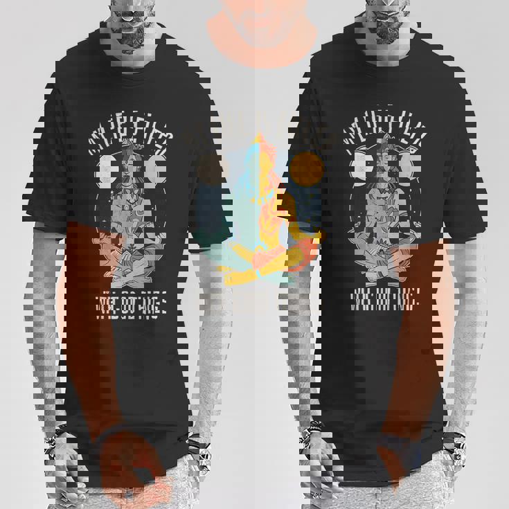 シヴァ。私の人生は良いことでいっぱいです。禅。ヨガ。 Tシャツ 面白い贈り物