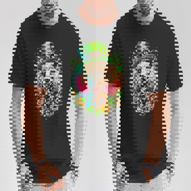 スタンダードプードル 犬 聖パトリックデー アートワーク Tシャツ 面白い贈り物