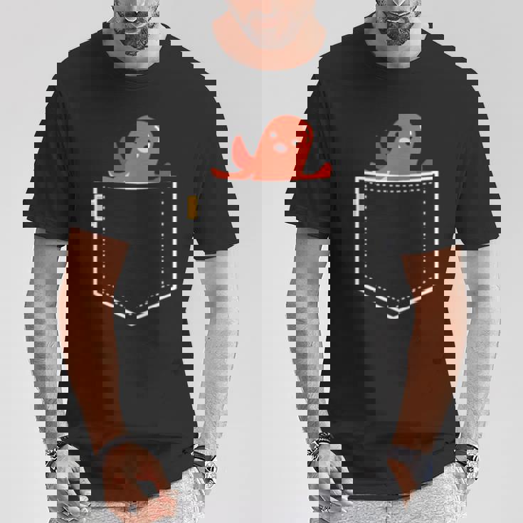 タコ ウインナー タコ 勝者 食べ物 イラスト ポケット デザイン かわいい 面白い 長袖tシャツ Tシャツ 面白い贈り物