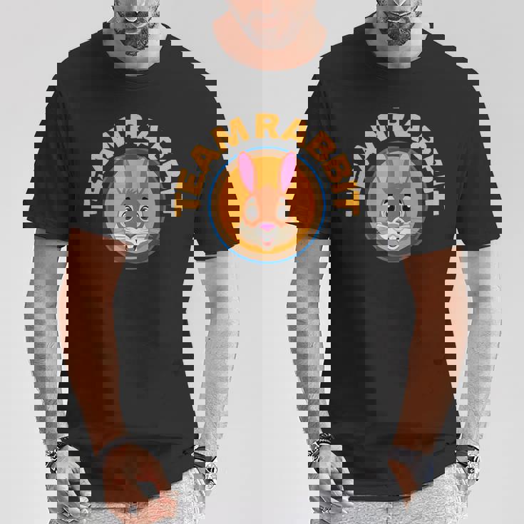 チームラビット スポーツバッジ Tシャツ 面白い贈り物