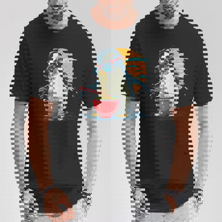 ペンギン食べる ラーメン サングラス アートワーク 和麺 Tシャツ 面白い贈り物