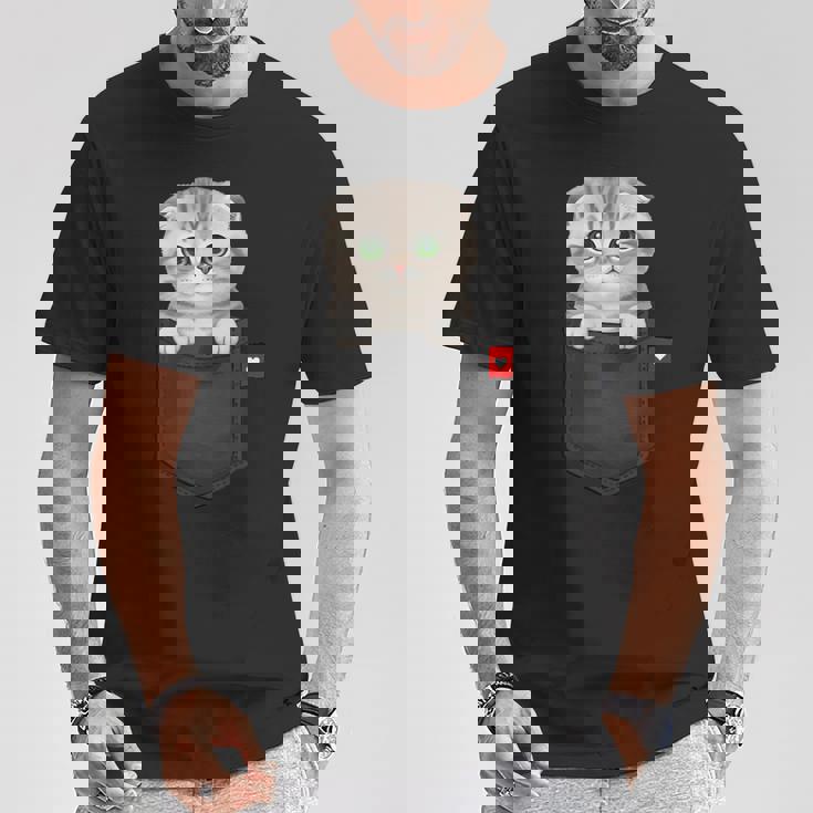 ポケットに入ったスコティッシュフォールド猫 のぞくかわいい子猫 Tシャツ 面白い贈り物