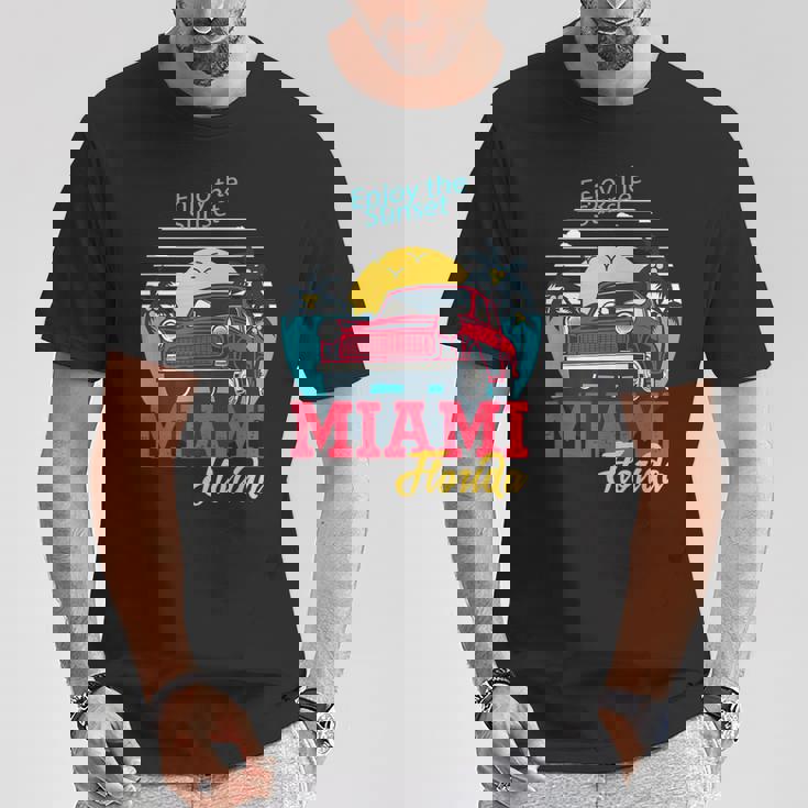 マイアミビーチtシャツ、マイアミ半袖グラフィックデザイン。 Tシャツ 面白い贈り物