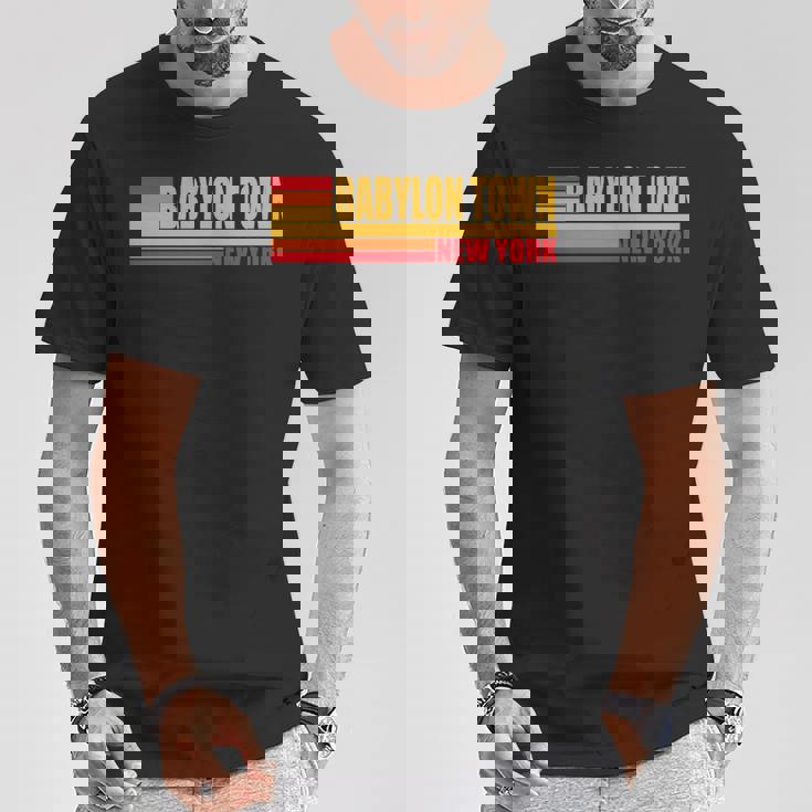 レッド レトロ ヴィンテージ バビロン タウン ニューヨーク州 Ny 長袖tシャツ Tシャツ 面白い贈り物