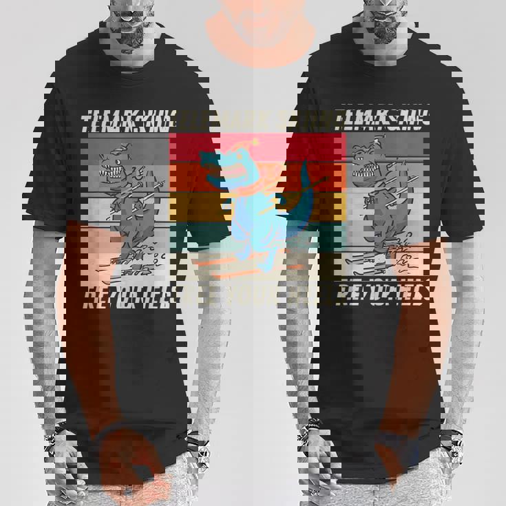 レトロ かわいい 漫画 恐竜 スキーヤー テレマーク スキー Tシャツ 面白い贈り物