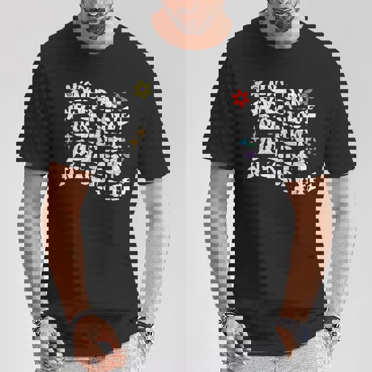 レトログルーヴィーなジョエリンをあなたの中に持ちすぎることは決してありません。 Tシャツ 面白い贈り物