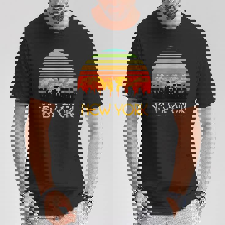 ヴィンテージ レトロ サンセット ダウンタウン ニューヨーク スカイライン Tシャツ 面白い贈り物
