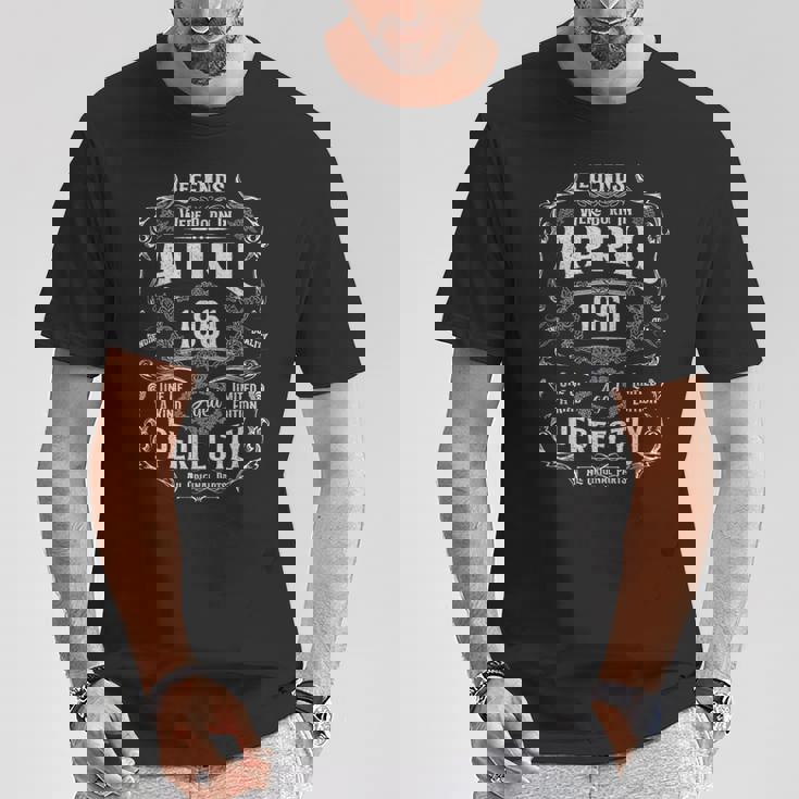 ヴィンテージ65歳の誕生日レジェンドは1961年4月に誕生しました。 Tシャツ 面白い贈り物