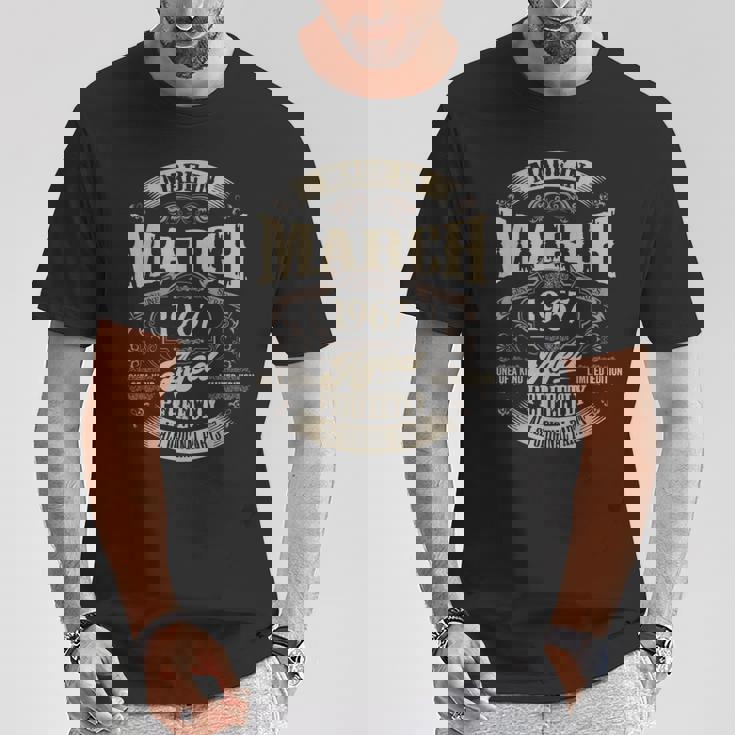 ヴィンテージ還暦伝説 1967年3月 60歳の贈り物 Tシャツ 面白い贈り物