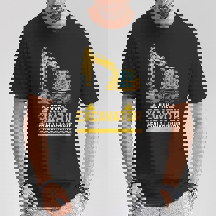 将来の掘削機オペレーターが重機ファンのトレーニングに参加。 Tシャツ 面白い贈り物