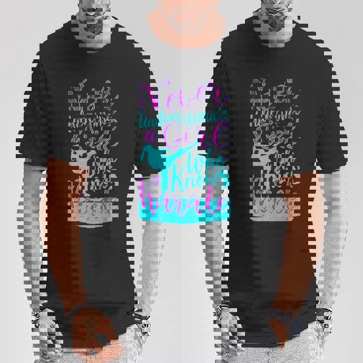 空手を知っている女の子を過小評価してはいけない面白い名言 Tシャツ 面白い贈り物