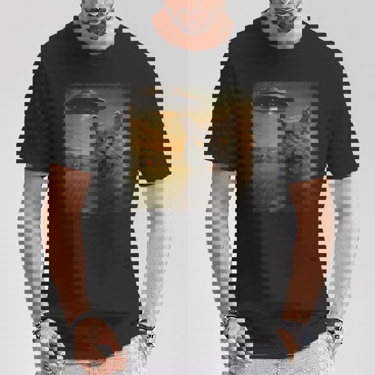 苦悩するブリティッシュショートヘアの猫 Ufo セルフィー 侵略 エイリアン Tシャツ 面白い贈り物