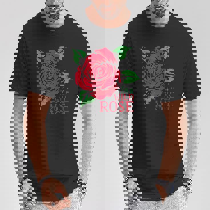 赤いバラとi'm A Wild Roseの花のデザイン Tシャツ 面白い贈り物