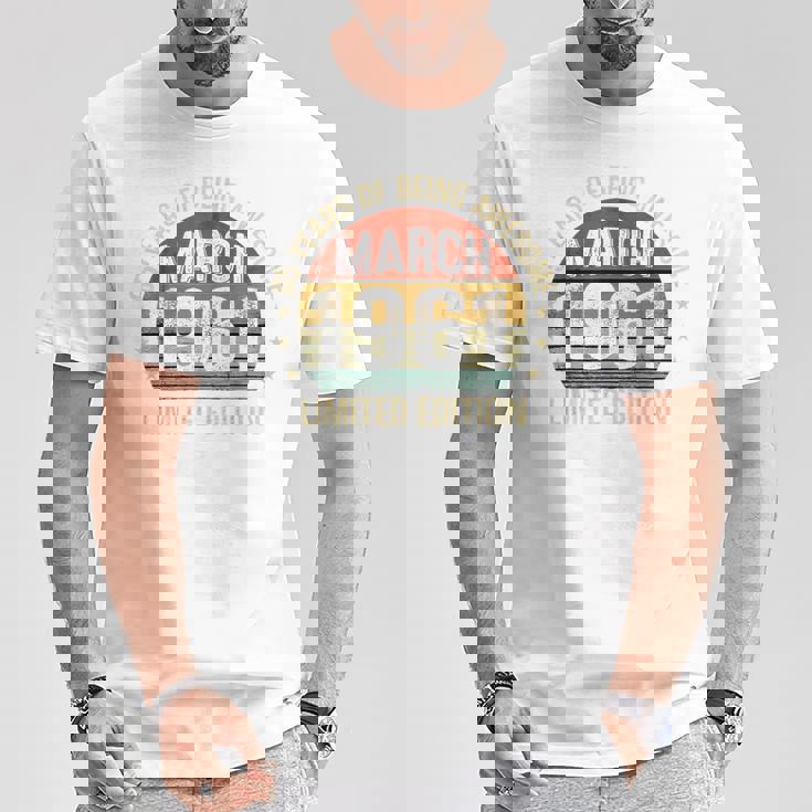 1961年3月の誕生日記念限定版ヴィンテージ65歳。 Tシャツ 面白い贈り物