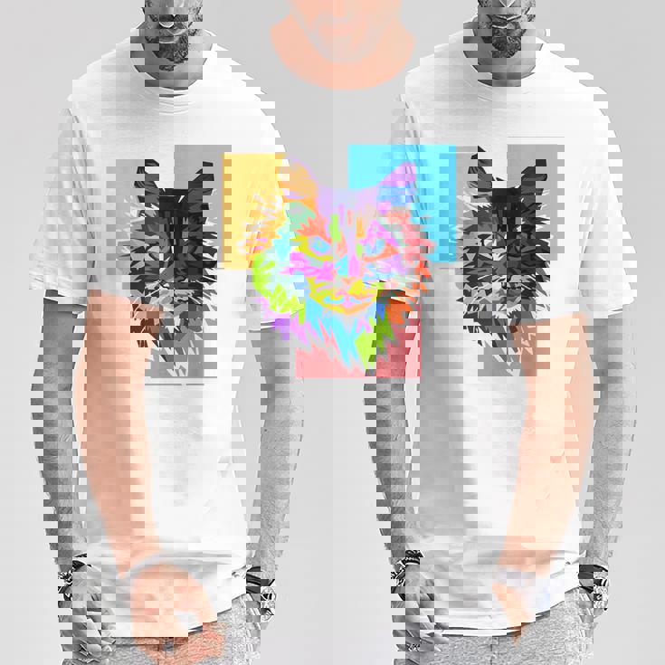 ペイントされた猫の顔 カラフル レインボー アートデザイン ギフトに最適 Tシャツ 面白い贈り物