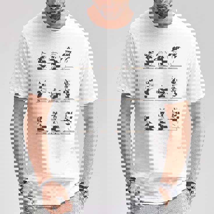 ボストンテリア ヨガ アサナ ポーズ 瞑想 おもしろtシャツ Tシャツ 面白い贈り物