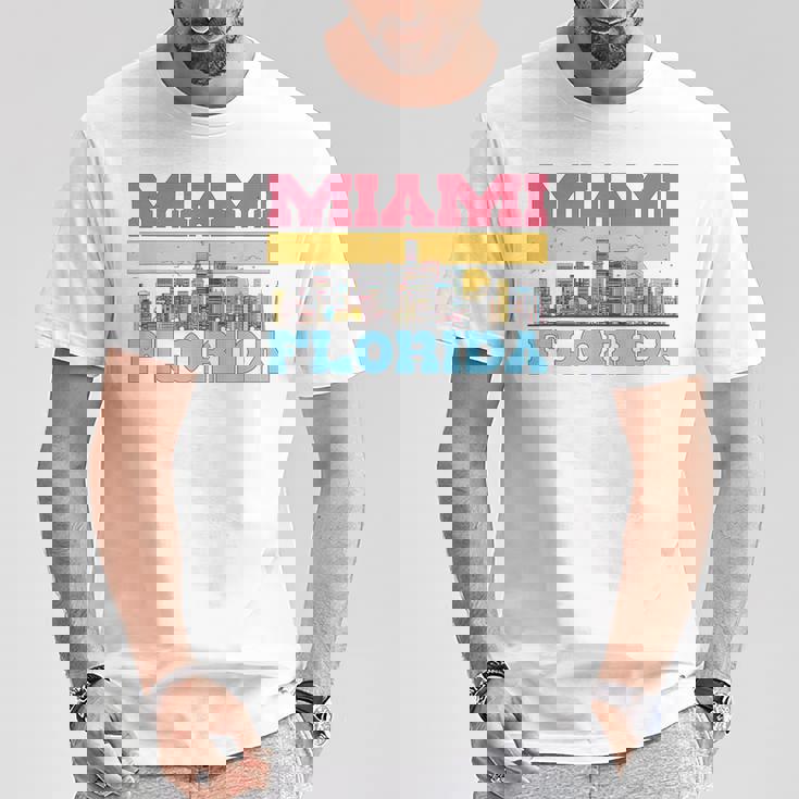 マイアミ フロリダ州 都市景観 お土産 モダン マイアミスカイライン Tシャツ 面白い贈り物