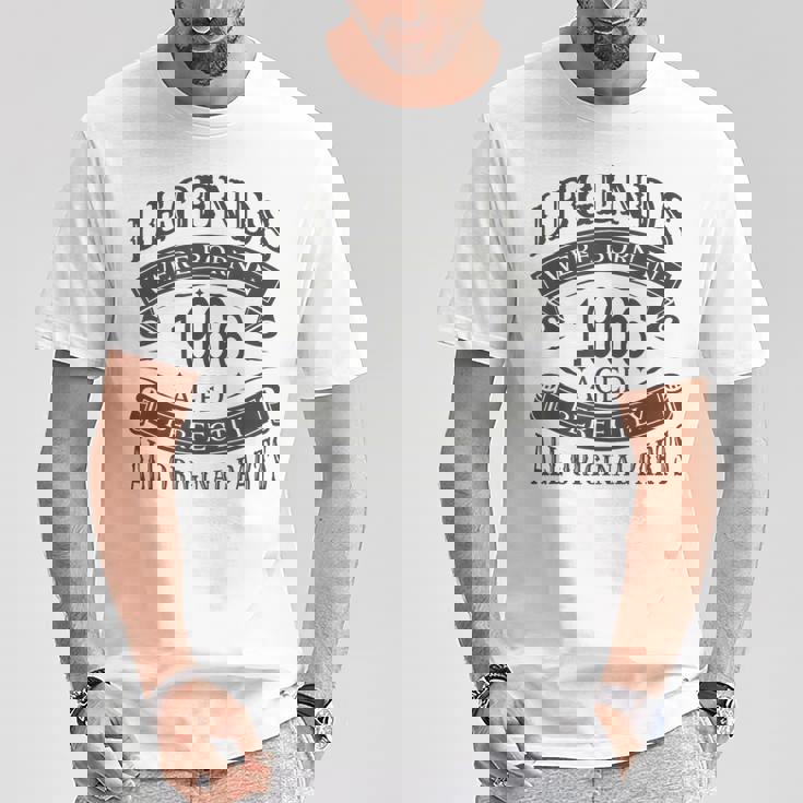 レジェンドは1966年に誕生し、すべてのオリジナルパーツを完璧に熟成させました。 Tシャツ 面白い贈り物