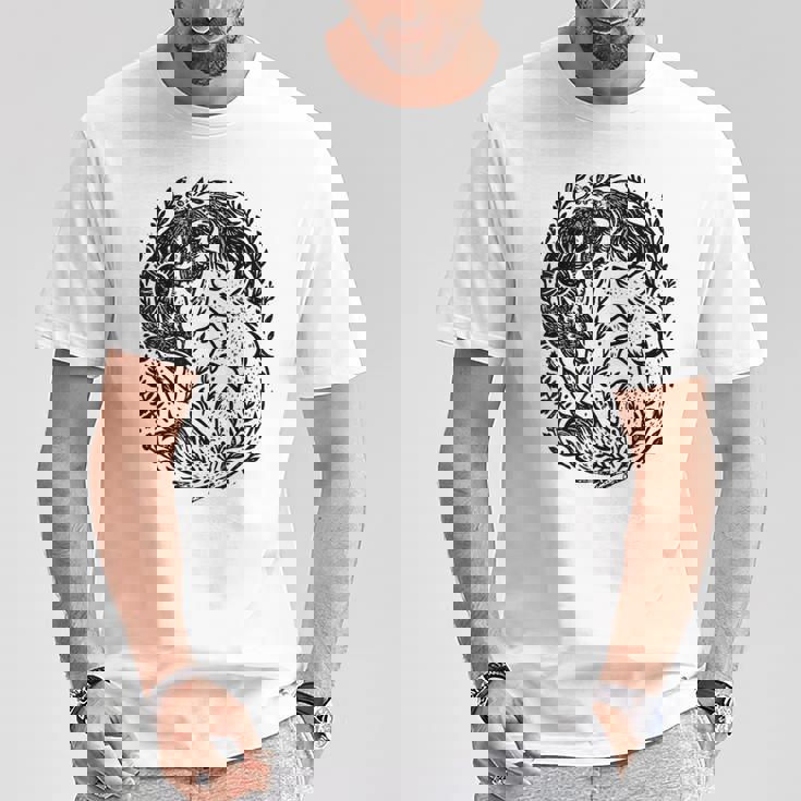 天の陰陽狐 太陽と月 ボーホーウッドランドアート Tシャツ 面白い贈り物