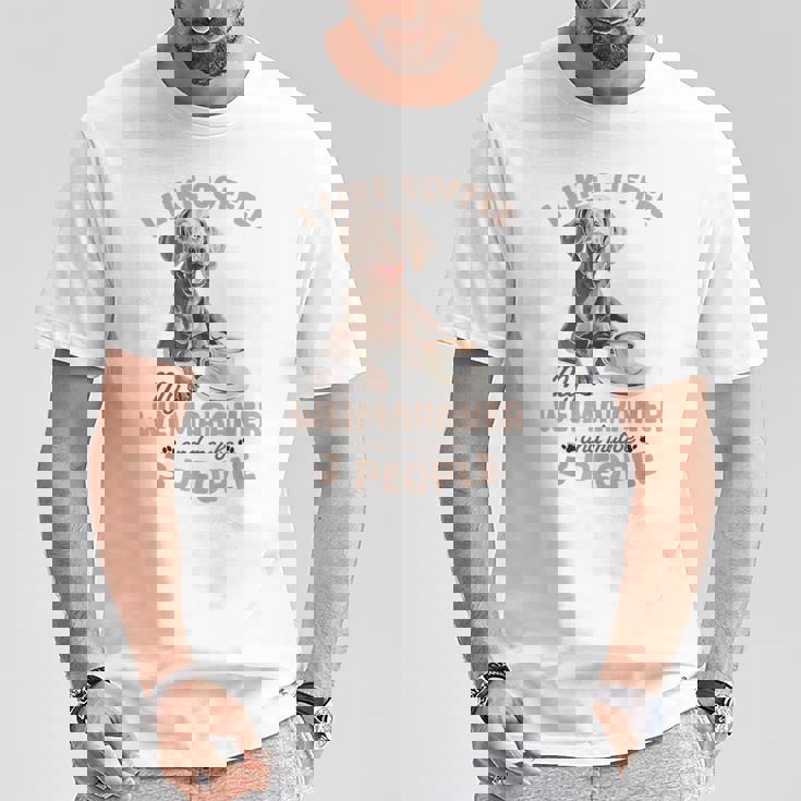 面白いワイマラナー犬私はコーヒーが好き、ワイマラナーと多分。 Tシャツ 面白い贈り物