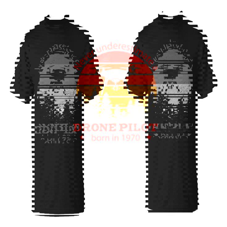 1970 年生まれのドローンパイロット、誕生日、クワドロコプター・ドローン Tシャツ