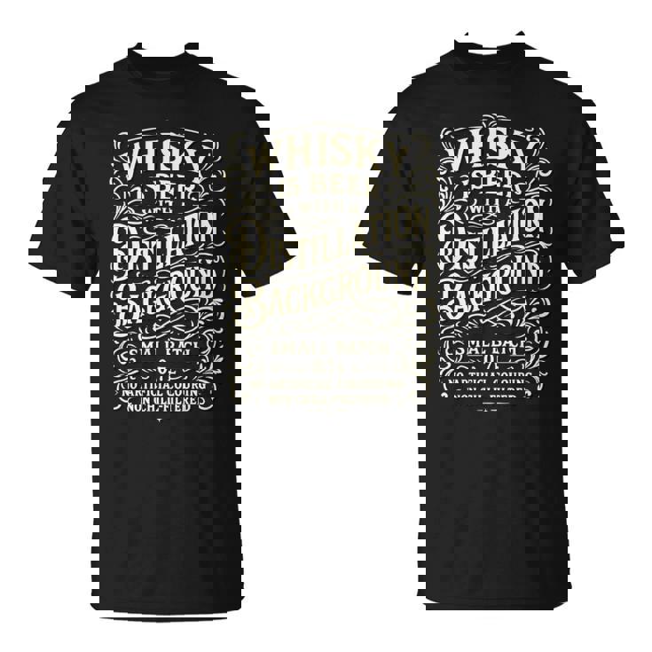 ウイスキーはスコッチと言う蒸留の背景を持つビール 長袖tシャツ Tシャツ