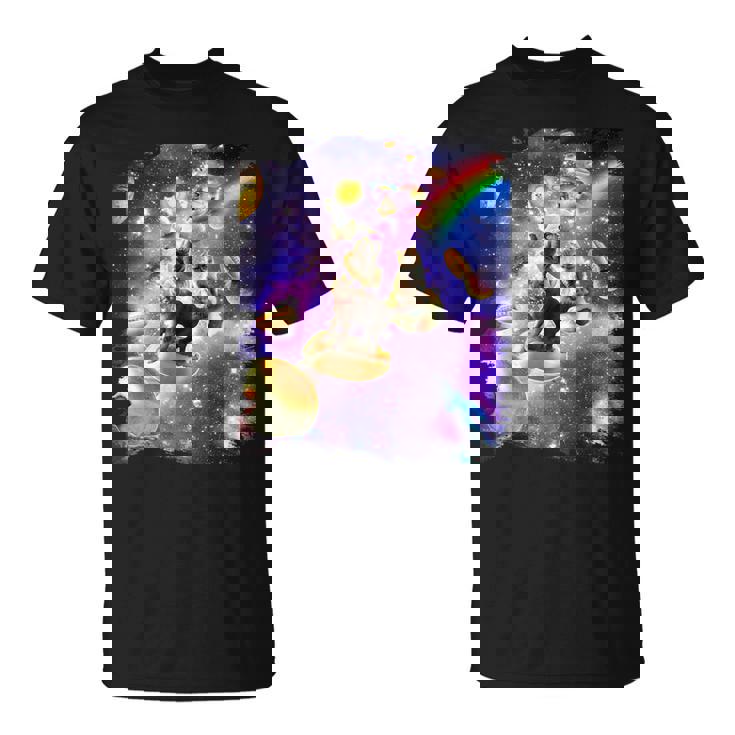 虹銀河のホットドッグに乗る宇宙の猫 Tシャツ