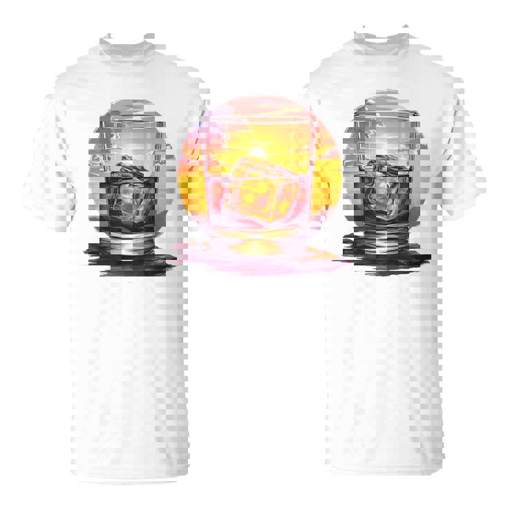 エレガントなウイスキーの夕日 Tシャツ
