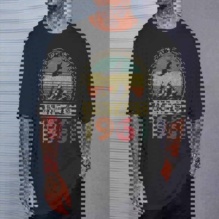 1961年ヴィンテージ、限定版、65歳の誕生日、65歳 Tシャツ 彼への贈り物