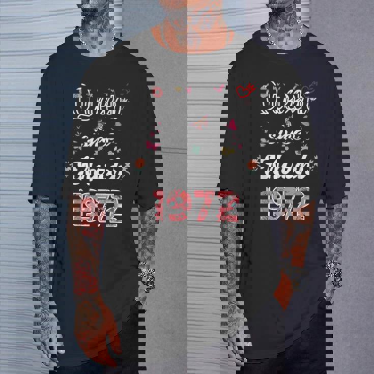 1972年3月より女王 花 1972年3月の誕生日 Tシャツ 彼への贈り物