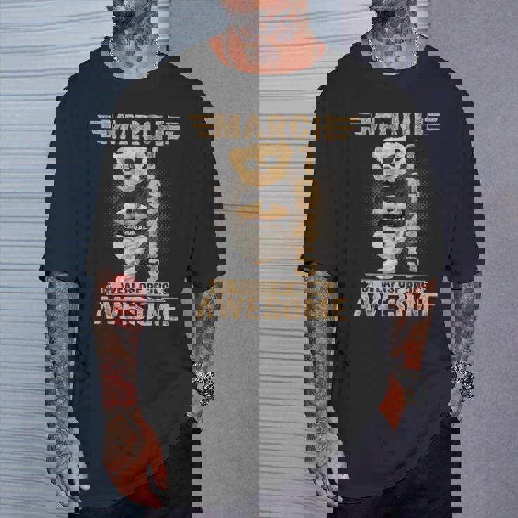 3月 81歳の誕生日 男性 女性 1945年 素晴らしいテディベア Tシャツ 彼への贈り物