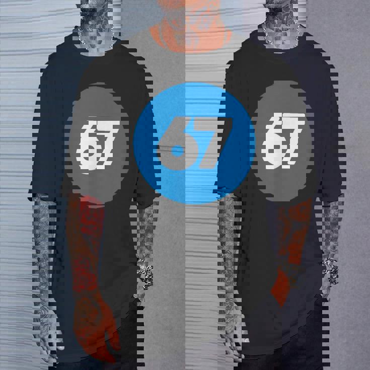 67 歳の誕生日番号 67 バルーン 67 歳の誕生日 Tシャツ 彼への贈り物