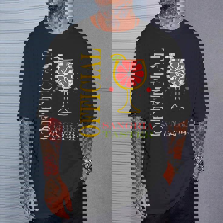 Alcohol Officialangria Taster Drinkangria Tシャツ 彼への贈り物