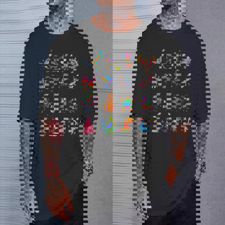 Alebrijes 動物 生き物 メキシコ 民芸品 ヒスパニック系遺産 長袖tシャツ Tシャツ 彼への贈り物