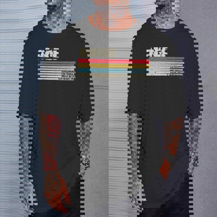 Angie パーソナライズ 名前 レトロ ヴィンテージ 70年代 80年代 90年代 誕生日 Tシャツ 彼への贈り物