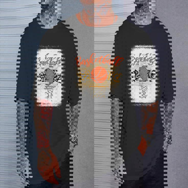 Basketball Mom Bleached Leopard 母の日 バスケットボール ママ Tシャツ 彼への贈り物