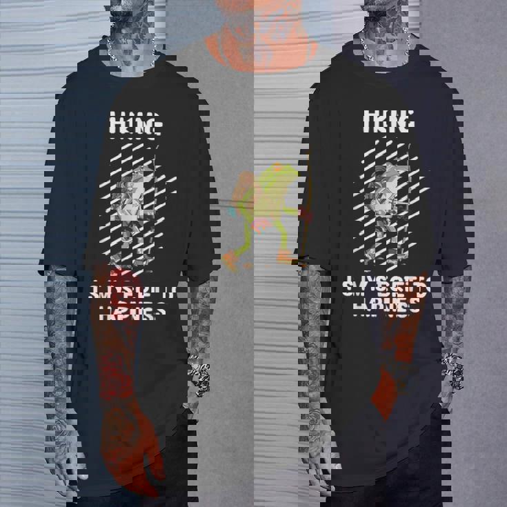 Cute Frog Hiking Is Myecret To Happiness カエル Tシャツ 彼への贈り物