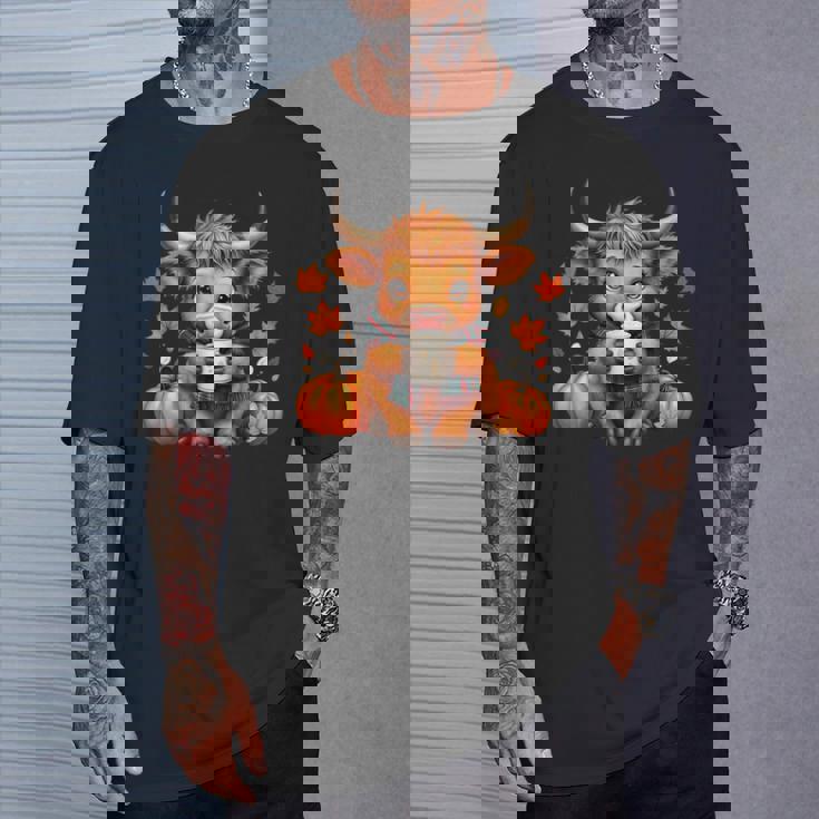 Cute Highland Cow Autumn Pumpkin Fall Coffee Pumpkin Spice T-Shirt Gifts for Him