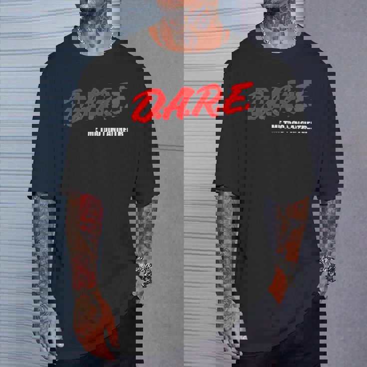 DARE Me To Do Another Meme Tシャツ 彼への贈り物