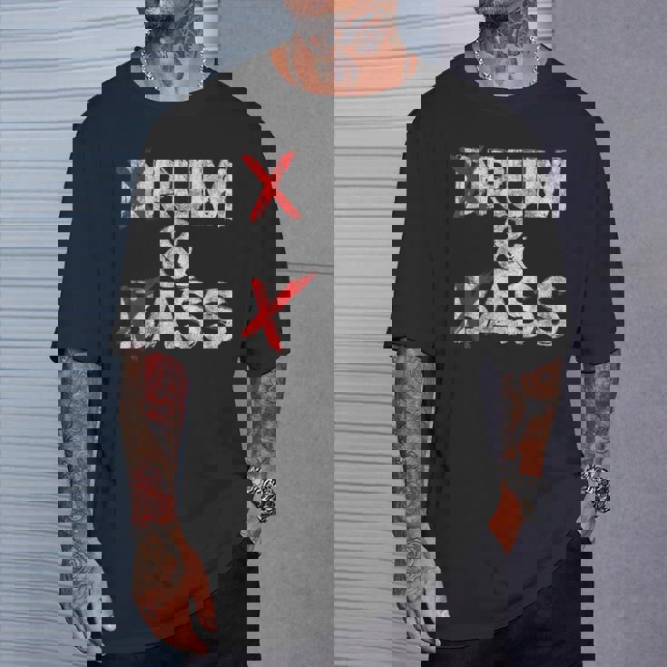 Drum And Bass Rum & Assintage Tシャツ 彼への贈り物