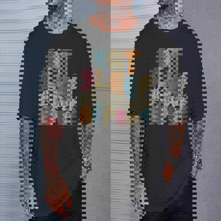 Eatleep Be Edwin Repeat Groovy Retro Edwin Tシャツ 彼への贈り物