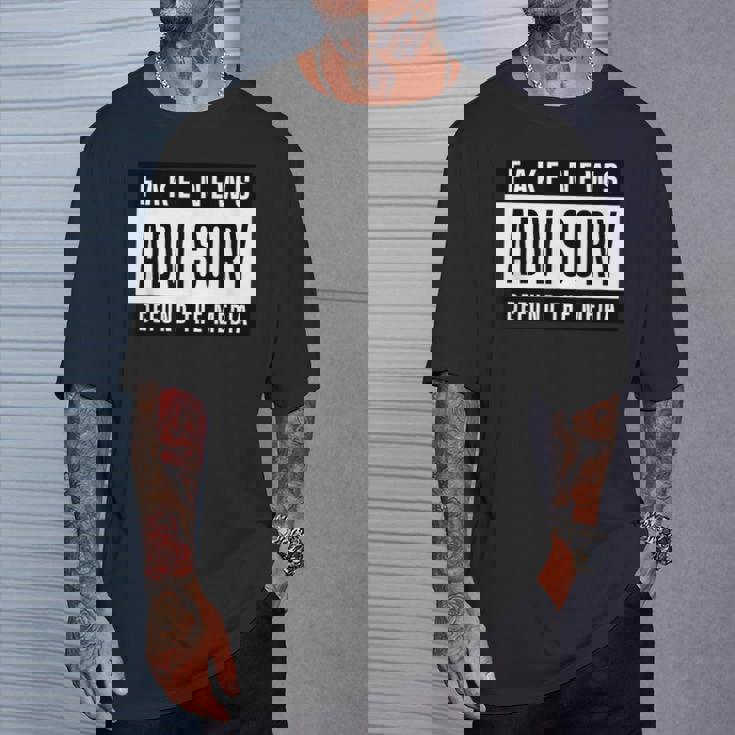 Fake News Advisory Defund The Media Tシャツ 彼への贈り物