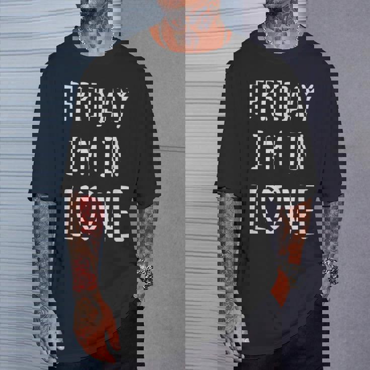 Friday I'm In Love Love デザイン、ハート Tシャツ 彼への贈り物