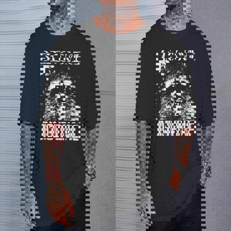 Raccoon Become Ungovernable Raccoon Tシャツ 彼への贈り物