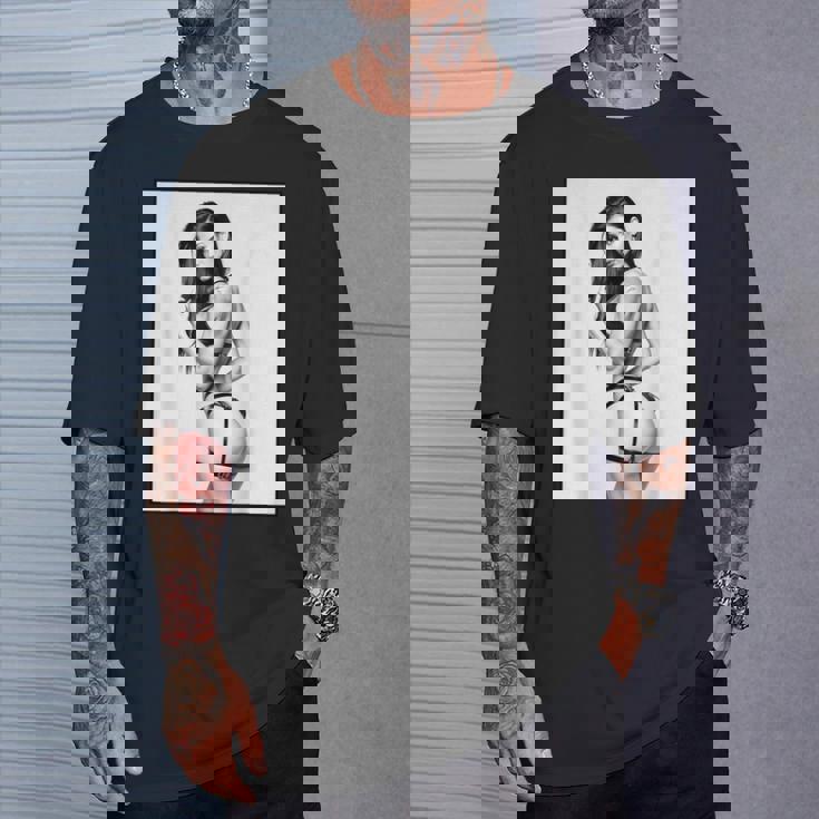 Hot Girl On 男性用 セクシー ブルネット ピンナップガール B&W Tシャツ 彼への贈り物