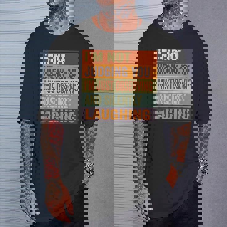 I'm Not Judging You I'm Just Observing Andilently Tシャツ 彼への贈り物