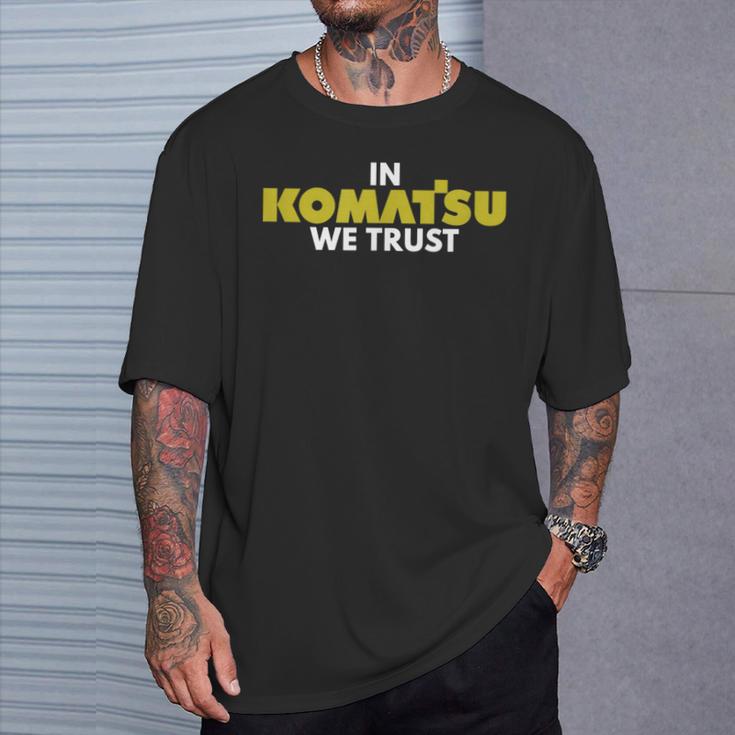 In Komatsu We Trust Dozer ブルドーザー キルドーザー トリビュート Tシャツ 彼への贈り物