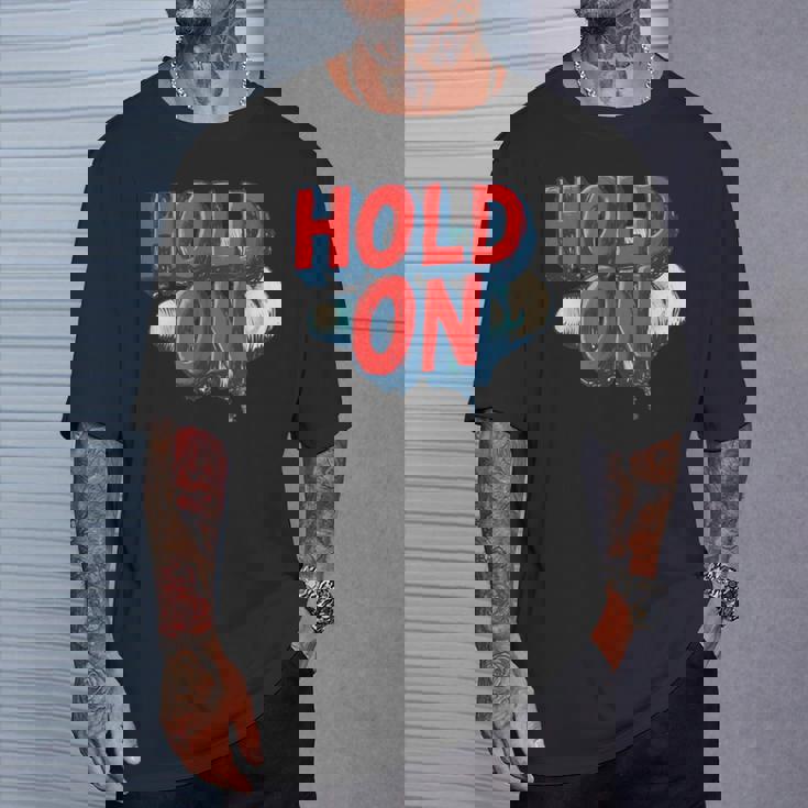 Keep Calm And Hold On コスチューム Tシャツ 彼への贈り物