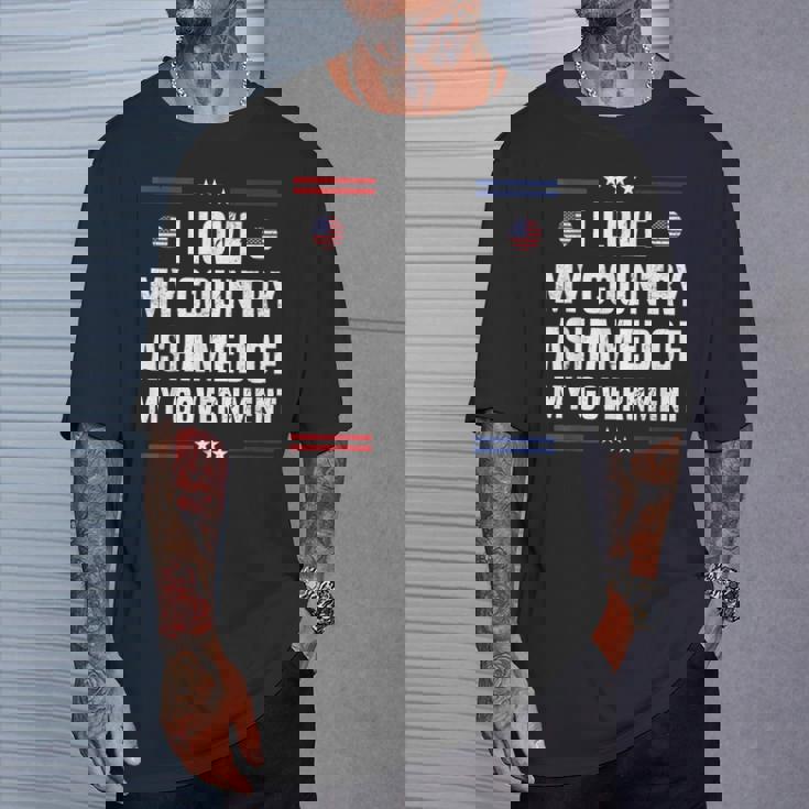 I Love My Country Ashamed Of My Government Usa 愛国的 Tシャツ 彼への贈り物